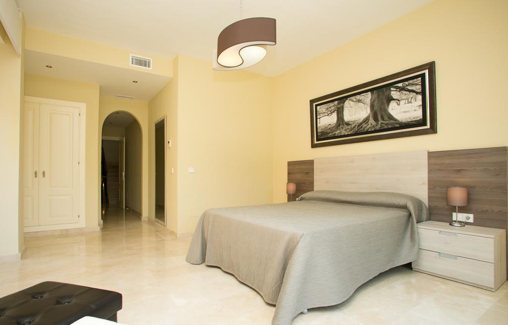 Altos De Marbella